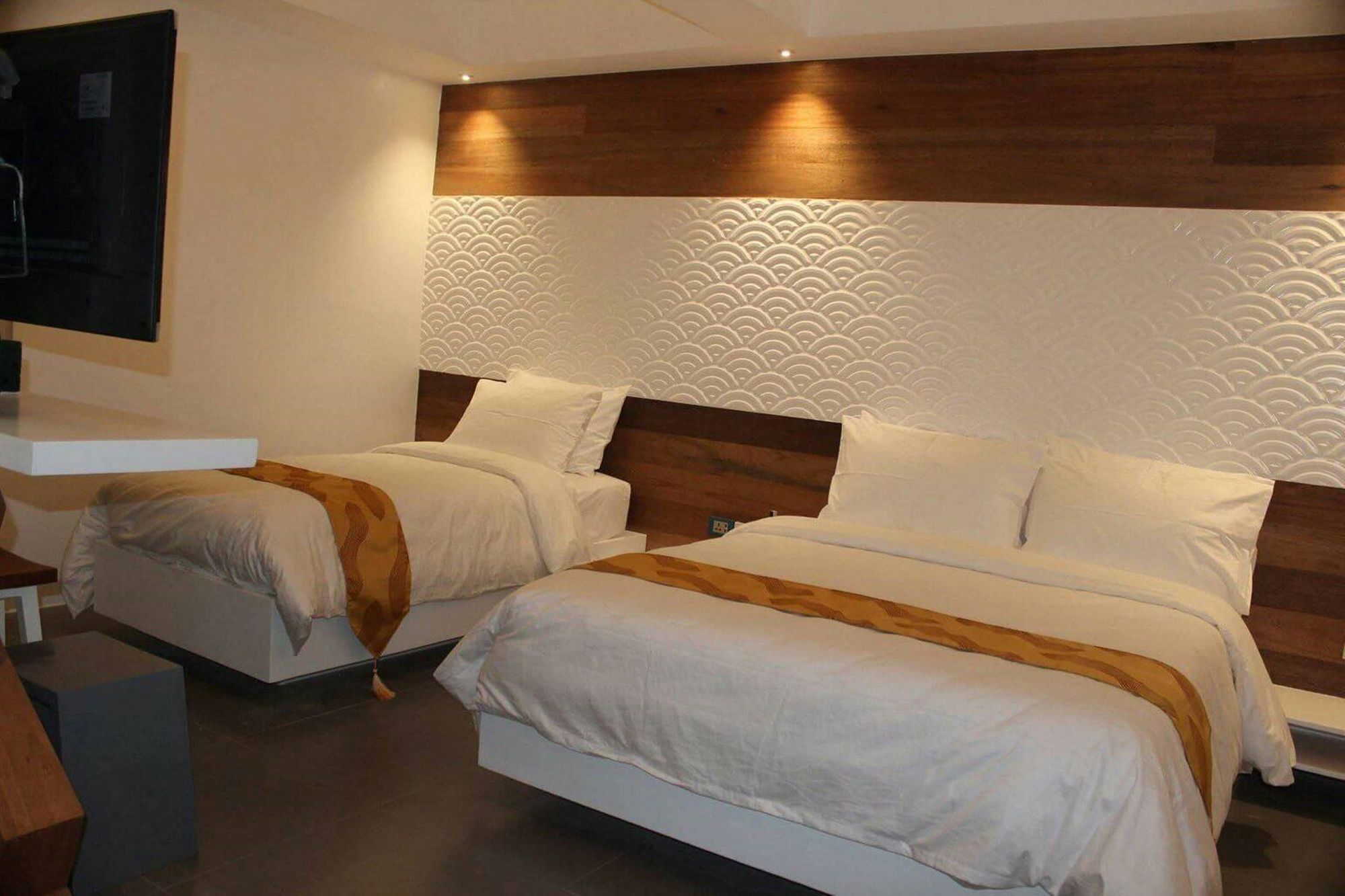 Manoc-Manoc Oyo 609 G Executive Hotel And Spa Boracay מראה חיצוני תמונה